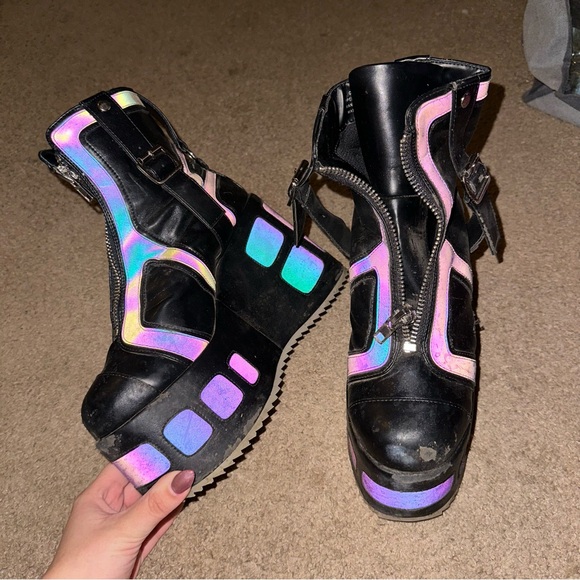 Dolls Kill rainbow reflective & light up platform boots, broken zipper, size 11 - Picture 4 of 6